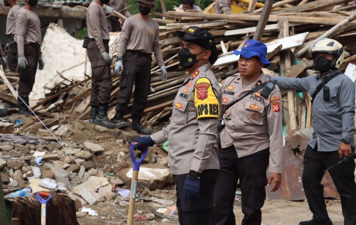 Peninjauan Recovery Pembersihan Puing-Puing Reruntuhan Bangunan Pasca Gempa Bumi dan Kesiapan Penanggulangannya oleh Polri
