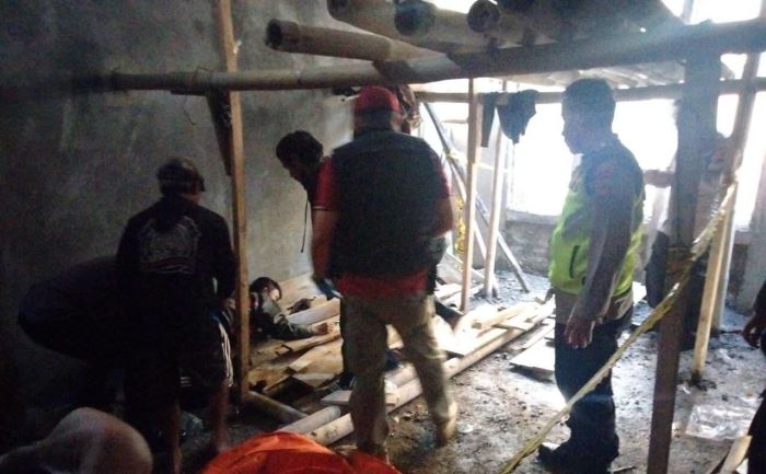 Polisi Bergerak Cepat Datangi TKP Penemuan Mayat di Kuningan