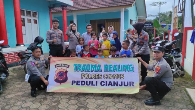 Polri Berikan Trauma Healing, Anak-Anak Korban Gempa Cianjur Gembira