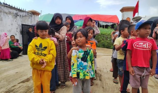 Polri Berikan Trauma Healing Kepada Amak-Anak di Tenda Pengungsian Gempa Cianjur