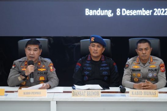 Polri Gelar Konferensi Pers Soal Bom Bunuh Diri di Polsek Astanaanyar
