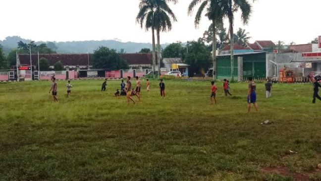 Trauma Healing, Polri Ajak Anak-Anak Korban Gempa Bermain Bola