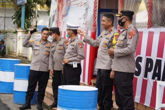 Wakapolda Jabar Tinjau Kesiapan Pengamanan Natal Ops Lilin Lodaya 2022 di Pos PAM Polres Sumedang