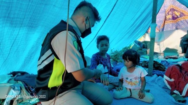 Yankes Polri Secara Konsisten Terus Periksa Kesehatan dan Berikan Obat-Obatan Kepada Korban Gempa Cianjur