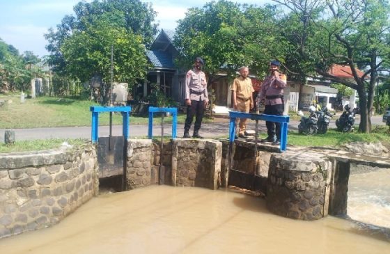 Antisipasi Meluapnya Debit Air Sungai Talun, Sat Brimob Polda Jabar Terus Lakukan Patroli Siaga SAR Secara Rutin
