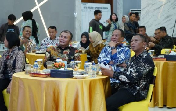 Kapolda Jabar Nonton Bareng Pagelaran Wayang Orang ‘Pandawa Boyong’ Secara Live Streaming Bersama FKPD dan Tokoh Pecinta Seni Jabar