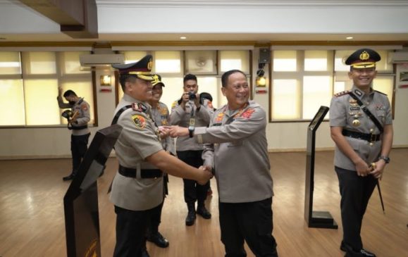 Kapolda Jabar Pimpin Serah Terima Jabatan di Lingkungan Polda Jabar