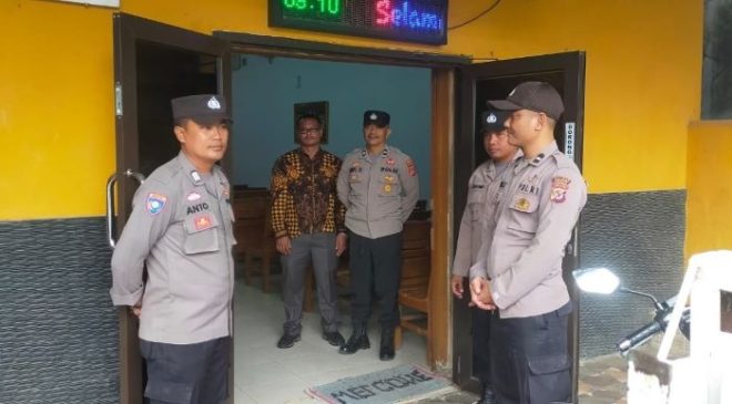 Polisi Laksanakan Pengamanan Kebaktian Ibadah Minggu