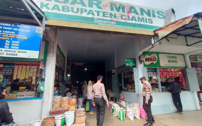 Polisi Pantau Harga Bahan Pokok di Sejumlah Pasar Modern dan Tradisional Maupun Pertokoan di Ciamis