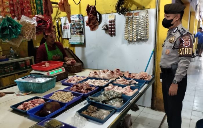 Polisi Pantau Harga Kebutuhan Pokok di Pasar Modern dan Tradisional Awal Tahun Baru 2023