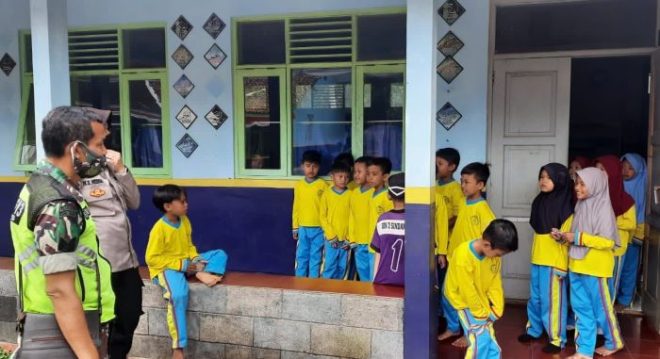 Polisi Sosialisasikan Bahaya Nitrogen Cair Pada Makanan di Sekolah