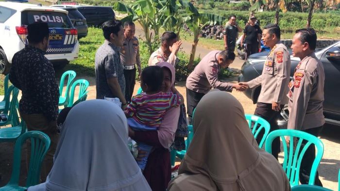 Serap Aspirasi Masyarakat, Polisi Kembali Gelar Jumat Curhat di Desa Tenjolayar