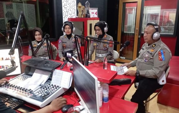 Dit Lantas Polda Jabar Tak Kenal Lelah Berikan Sosialisasi dan Edukasi Kepada Masyarakat Dalam Rangka Ops Keselamatan Lodaya 2023