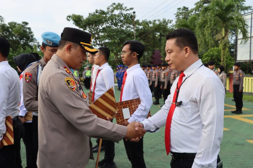 Berhasil Ungkap Kasus Penganiayaan Anak Dibawah Umur, Puluhan Personel Polisi Dapat Penghargaan