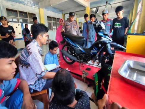 Ini Polisi Inspiratif yang Rela Sisihkan Gajinya untuk Biayai Ratusan Anak Tak Mampu