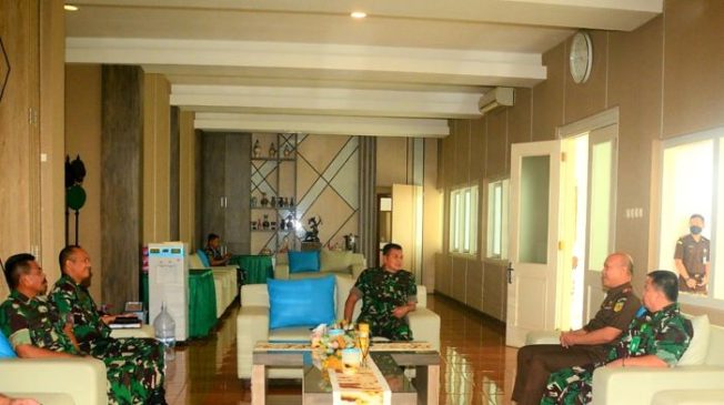 Pangdam III Siliwangi Terima Audiensi Kajati Jabar, Bahas Permasalahan Jabar dan Tupoksi Forkopimda