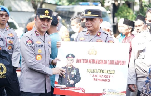Wujud Kepedulian Kapolri ke Masyarakat, Sebanyak 2 Ribu Bansos Disebar ke Warga Jakarta Utara