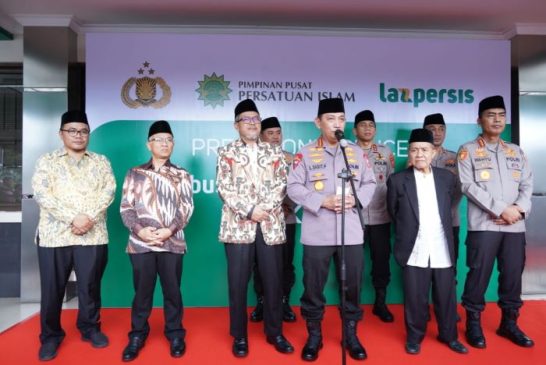 Kapolri Listyo Sigit Distribusikan 30 Ribu Paket Sembako Melalui PP Persis