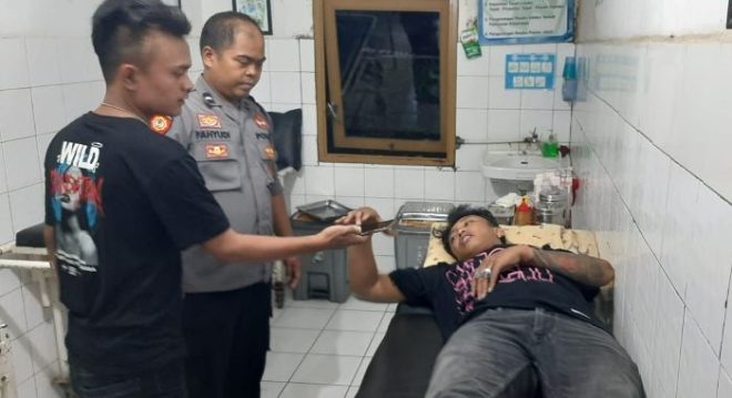 Polisi Evakuasi Laka Lantas Tabrakan Motor di Leles Garut