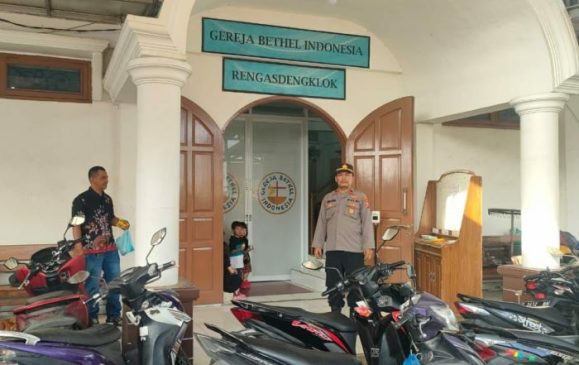 Polisi Laksanakan Kegiatan PAM Ibadah Paskah di Tiga Lokasi Gereja