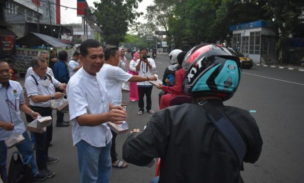 Program Berbagi Takjil PWI dan IKWI Kota Bandung Terakhir, Dihadiri Kapendam III Siliwangi