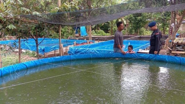 Sat Brimob Polda Jabar Laksanakan Sambang Ketahanan Pangan ke Kampung Tangguh Wanasaba Kidul