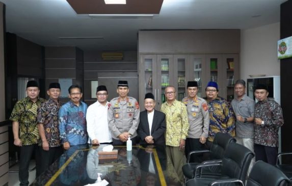 Silaturahmi Kapolda Jabar dengan Ketum Persis Provinsi Jawa Barat