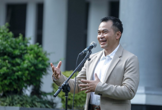 Hari Pertama Masuk Kerja, Wahyu Mijaya Ajak ASN Disdik Jabar Tancap Gas