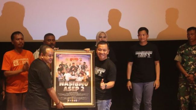 Jalin Semangat Persatuan, Polisi Gelar Nonton Bareng di Hari Buruh Internasional