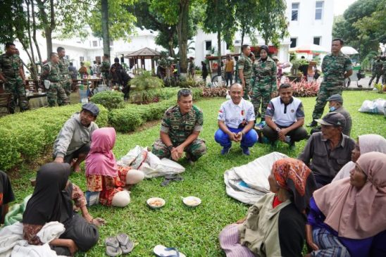 Jumat Berkah, Pangdam III Siliwangi Ajak Para Pemulung di Kota Bandung Makan Bersama