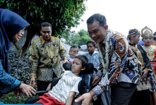 Kadisdik Jabar Kagum Siswa SLBN Dharma Wanita dan SLBN Sejahtera Kota Bogor Tampilkan Kreasi Seni