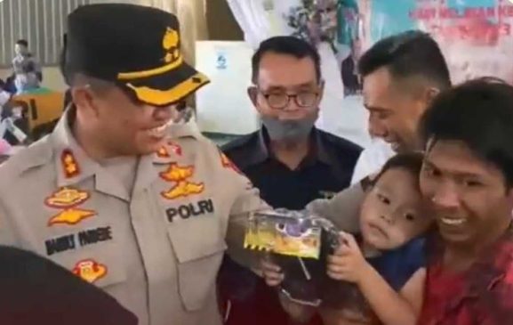 Kapolres Sukabumi Hadiri Khitanan Masal Dalam Rangka Hari Nelayan Palabuhanratu ke-63