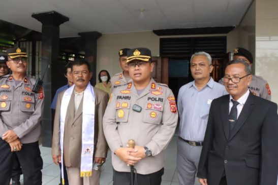 Polisi Monitoring Pengamanan Ibadah Kenaikan Isa Almasih di Indramayu