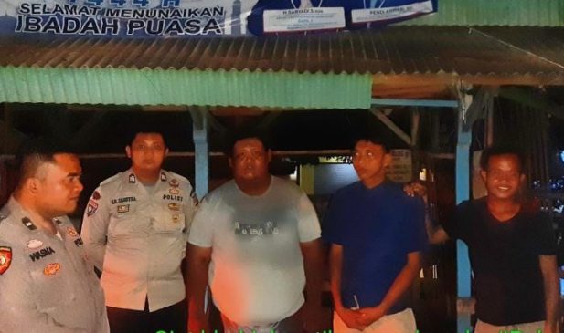 Polisi Sambangi Pos Kamling untuk Cegah Terjadinya Kejahatan di Tengah Masyarakat