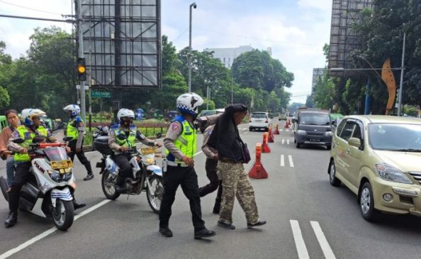 Respon Cepat Polisi Gagalkan Aksi Pencurian HP di Angkot
