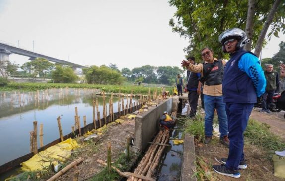 Ema Sumarna Tegaskan Pembangunan Kolam Retensi Babakan Ciparay dan Rancasari Segera Tuntas