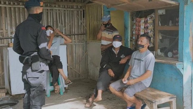 Patroli Dialogis, Patroli Sat Brimob Polda Jabar Beri Pesan Kamtibmas Kepada Warga