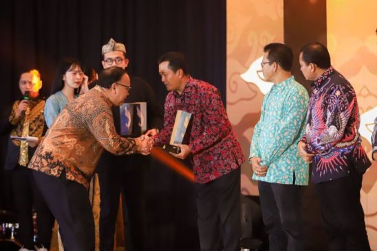 Pemkot Bandung Raih Penghargaan Program Terpuji Kategori Inovasi Layanan Publik