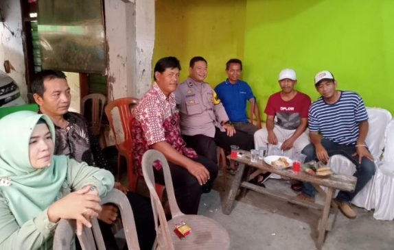 Antisipasi TPPO, Bhabinkamtibmas Telukjambe Sosialisasi Lapor Pak Kapolres