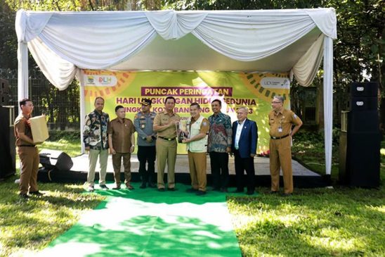 Dinilai Sukses Terapkan Eco-Office, Sekretariat DPRD Kota Bandung Raih Penghargaan