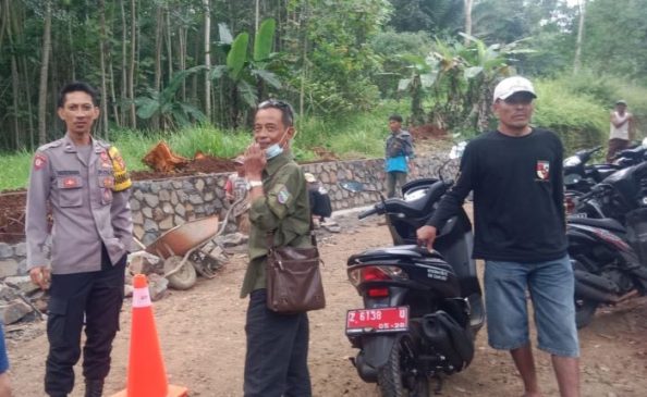 Polisi Sambang dan Beri Imbauan Kamtibmas Kepada Warga Desa Karangpaningal