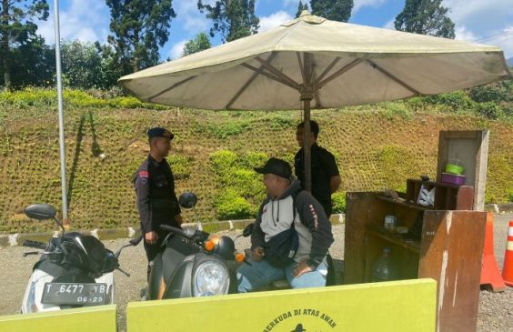 Sat Brimob Polda Jabar Patroli Wisata, Antisipasi Tindak Kriminal di Wilayah Lembang