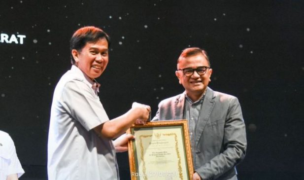 DPMPTSP Kota Bandung Juara 1 Penilaian Kinerja Terbaik Penanaman Modal dan Pelayanan Terpadu Satu Pintu Kabupaten dan Kota se-Jawa Barat Tahun 2023
