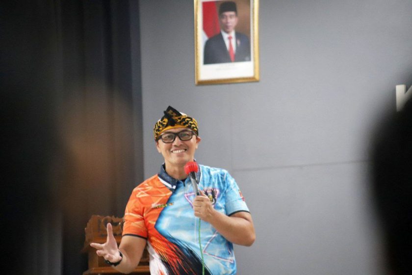 Hadiri Pembinaan Karang Taruna Rancasari, Edwin Senjaya Paparkan Peran Pemuda dalam Demokrasi