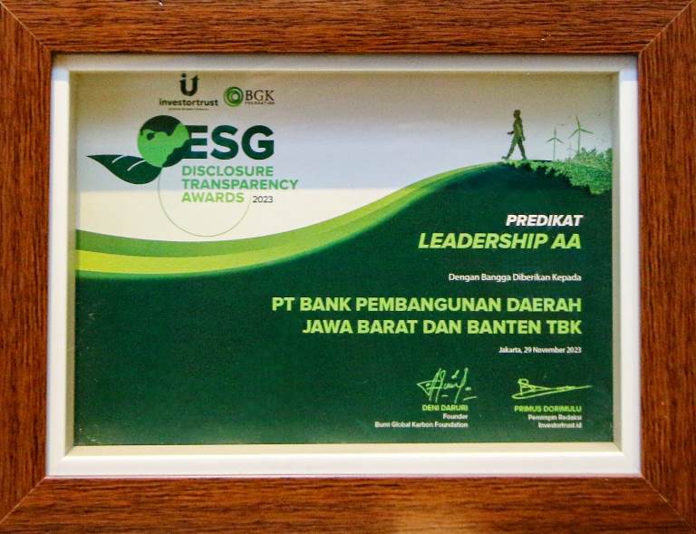 Lagi-Lagi bank bjb Raih Penghargaan, Kini Mendapat Rating Tinggi di Ajang ESG Disclosure Awards 2023 (3)