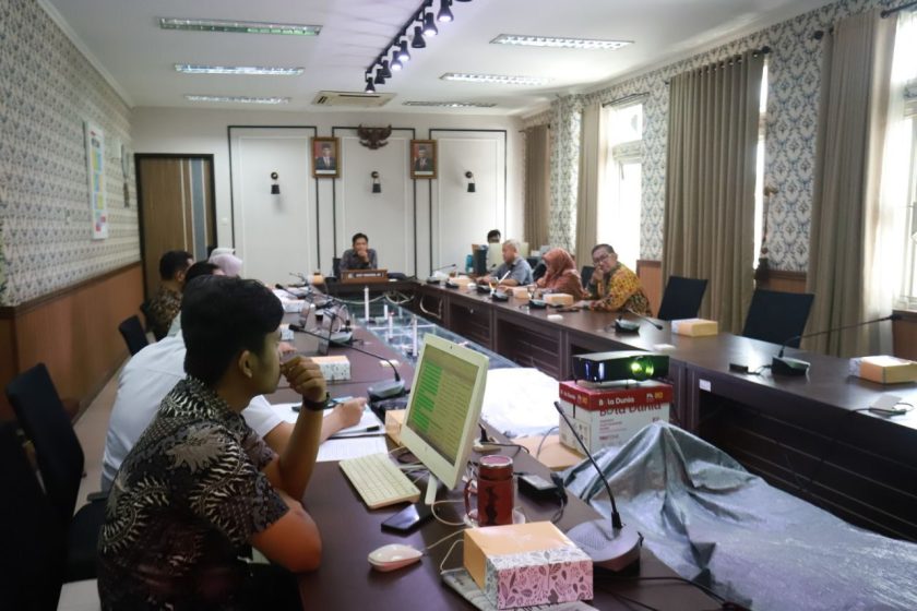 Pansus 5 DPRD Kota Bandung Bahas Ukuran Jarak Toko Modern dengan Pasar Tradisional