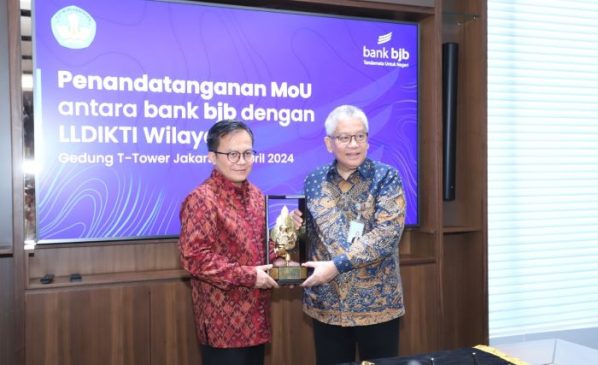 Perkuat Kualitas Perguruan Tinggi, bjb dengan LLDIKTI III Tandatangai MoU