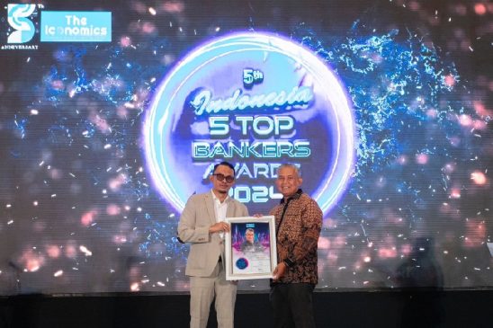 Dinilai Memajukan bank bjb, Dirut Yuddy Renaldi Raih Penghargaan Indonesia 10 Top Banker Award 2024