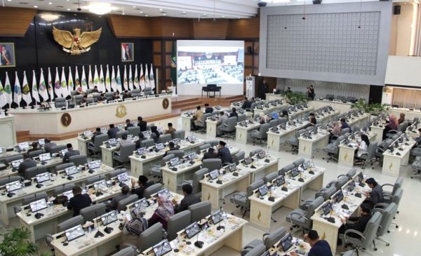 DPRD Jawa Barat Gelar Rapat Paripurna Jawaban Gubernur atas Pandangan Umum Fraksi-Fraksi terhadap Ranperda P2APBD TA 2023