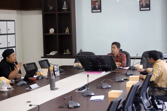 Komisi A DPRD Kota Bandung Terima Audiensi Paskibar Laskar Kiansatang Terkait Persoalan Reklame